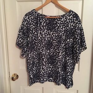 Navy and white short sleeve blouse